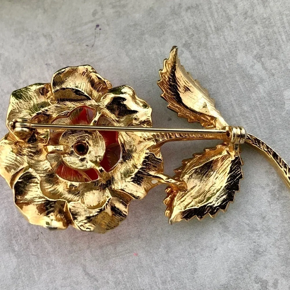 Vintage Enamel Trembler Brooch